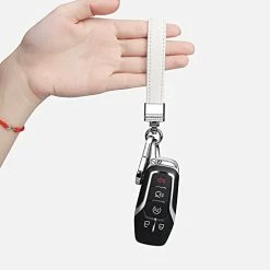 Promo ???? Genuine Leather Car Keychain,Universal Heavy Duty Metal Key Chain Accessories,Car Fob Key Keychain Holder With 360 Degree Rotatable Snap Swivel And Anti-Lost D-Ring For Men ???? Women（White） ???? -Car Seat Covers shop 31Xy6JvzYJL